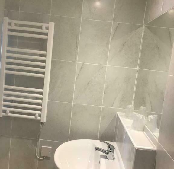 スタンダードシングルルーム, Monarch