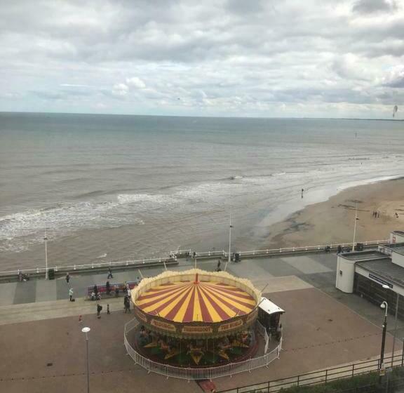 スタンダードルーム, Monarch