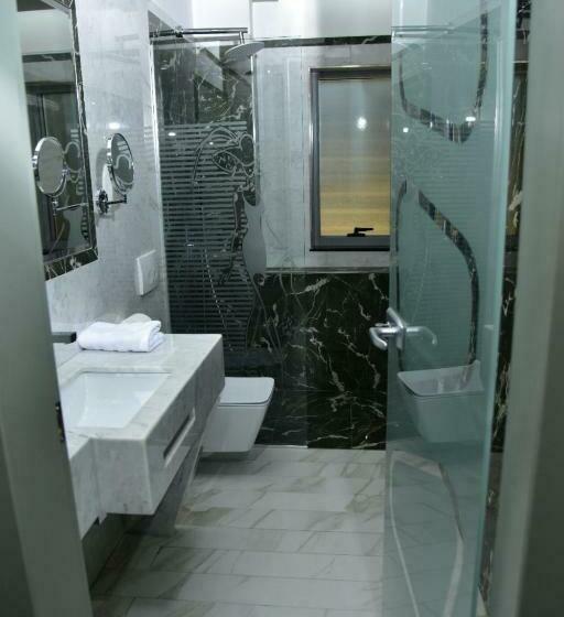 Executive Suite, New W