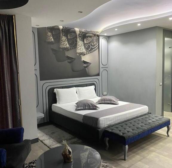 Superior Room, New W