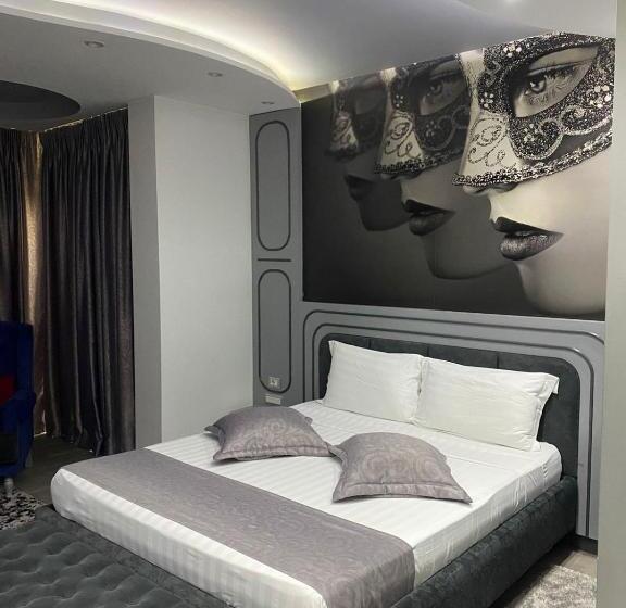 Superior Room, New W