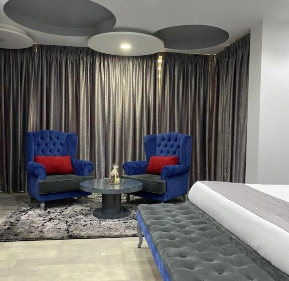 Superior Room, New W