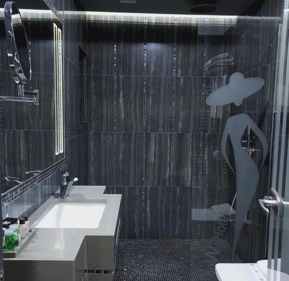 Superior Room, New W