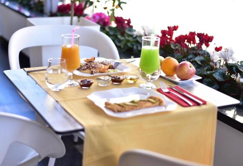 Superior Room, New W