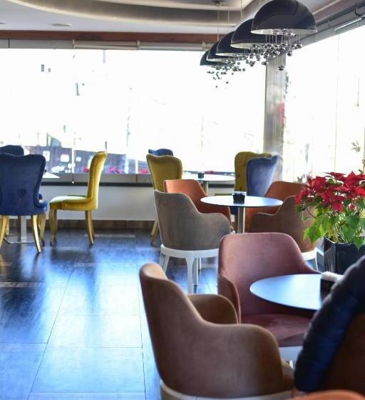 Executive Suite, New W