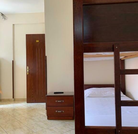 スタンダードスタジオ, The First Hotel Saranda