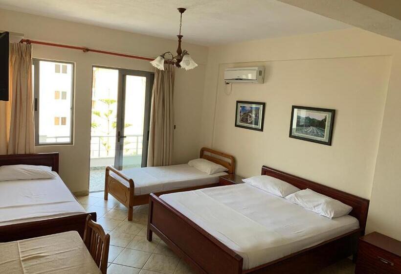 ファミリーステューディオ, The First Hotel Saranda