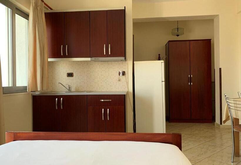 バルコニー付きスタンダードステューディオ, The First Hotel Saranda