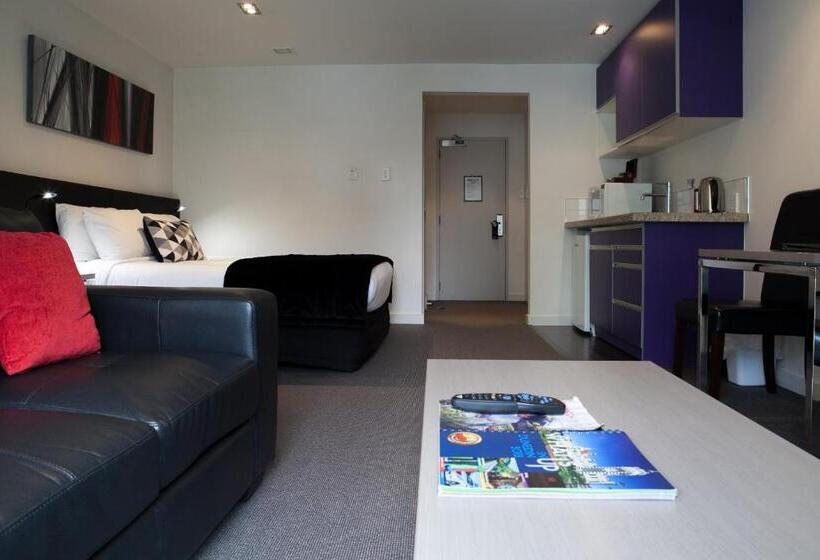 스탠다드 스튜디오, 315 Euro Motel And Serviced Apartments