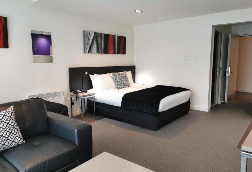 标准工作室, 315 Euro Motel And Serviced Apartments