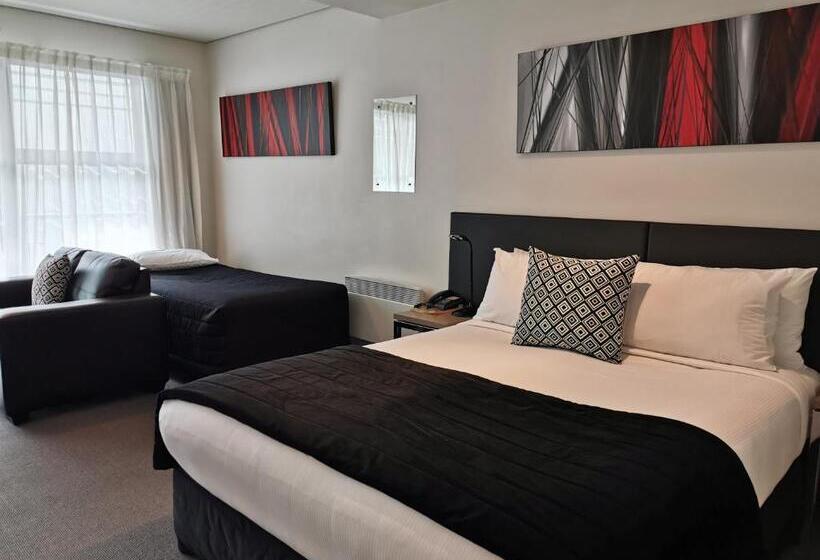 标准工作室, 315 Euro Motel And Serviced Apartments