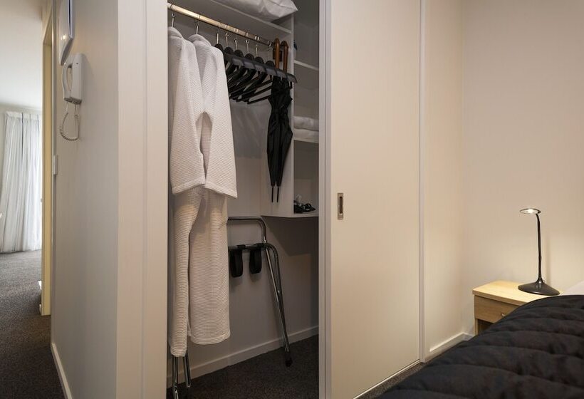 标准工作室, 315 Euro Motel And Serviced Apartments