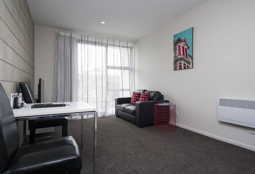스탠다드 스튜디오, 315 Euro Motel And Serviced Apartments