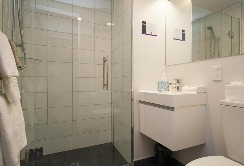 标准工作室, 315 Euro Motel And Serviced Apartments