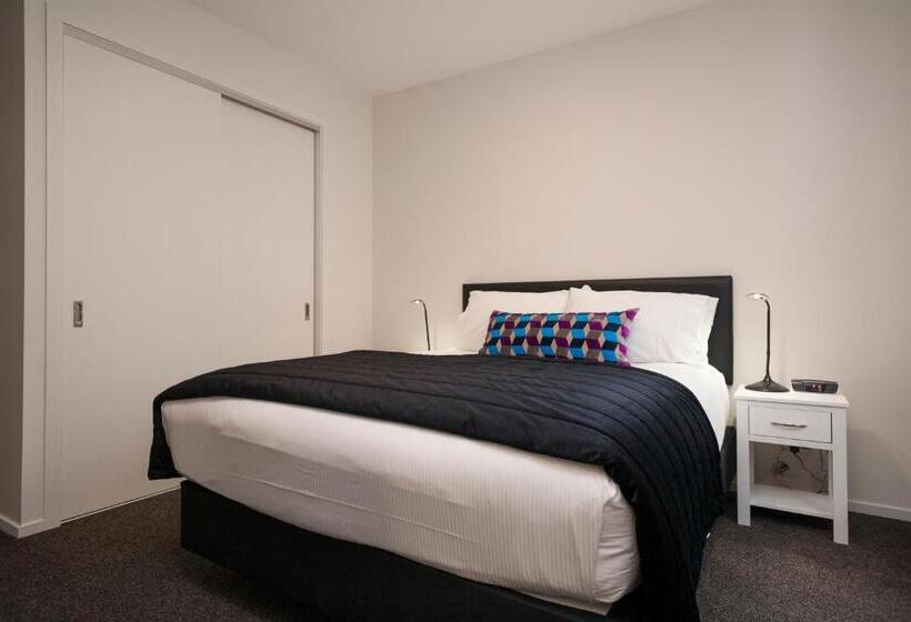 标准工作室, 315 Euro Motel And Serviced Apartments