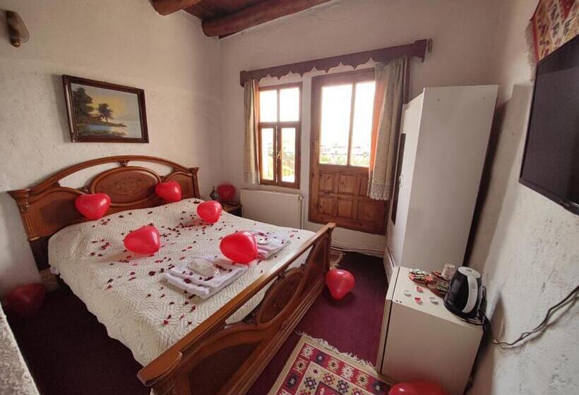 اتاق لوکس با بالکن, Unicorn Cave