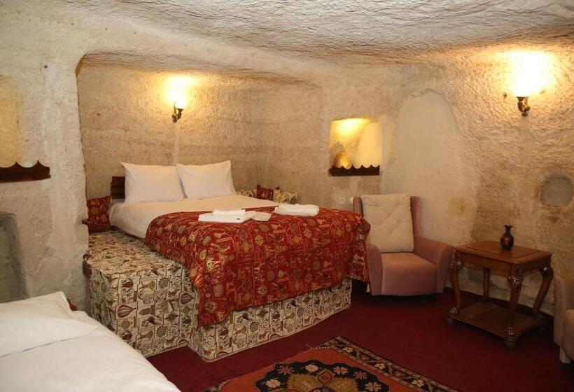 اتاق استاندارد سه تخته با چشمانداز باغ, Unicorn Cave