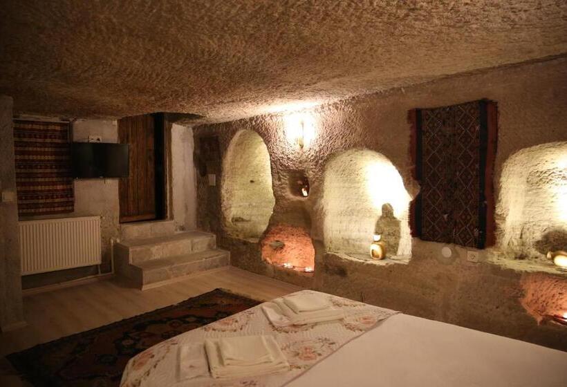 اتاق خانوادگی, Unicorn Cave