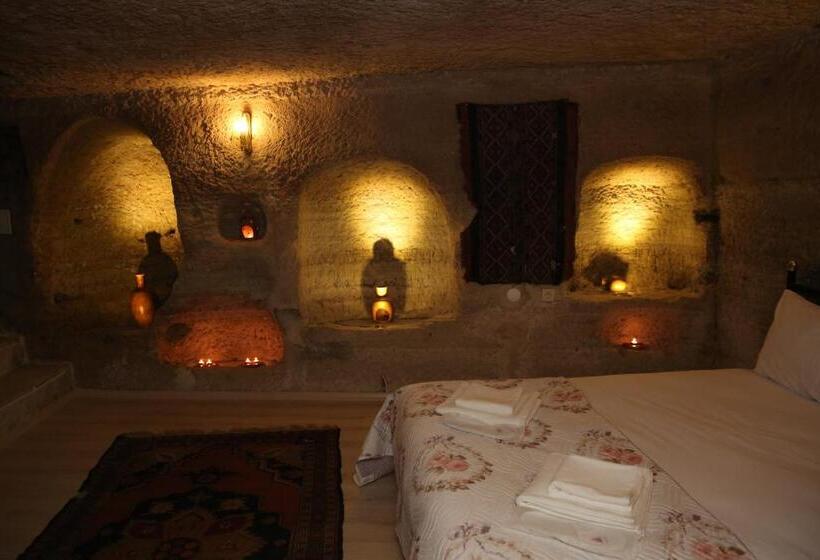 اتاق خانوادگی, Unicorn Cave