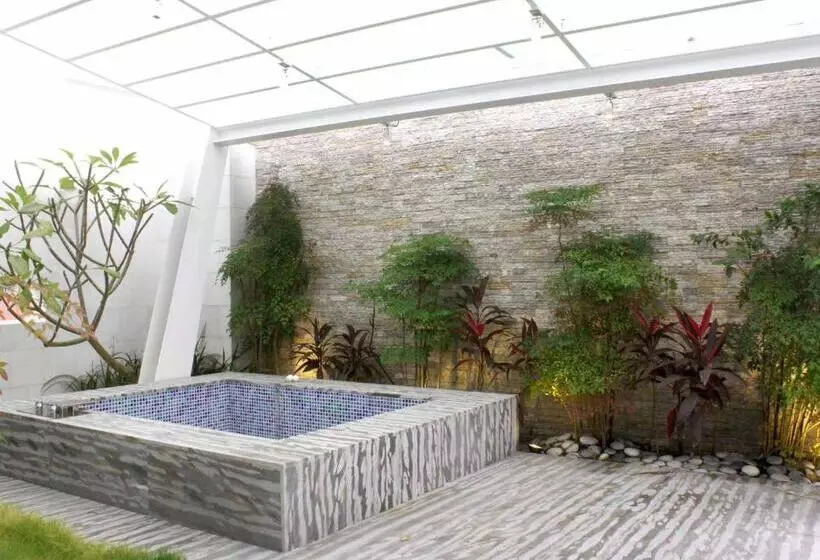 سوئیت پرزیدنت, Allur Boutique Motelyilan Branch