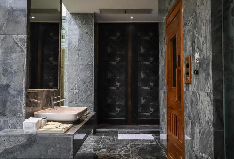 سوئیت پرزیدنت, Allur Boutique Motelyilan Branch