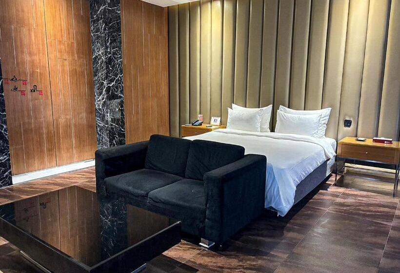 سوییت, Allur Boutique Motelyilan Branch