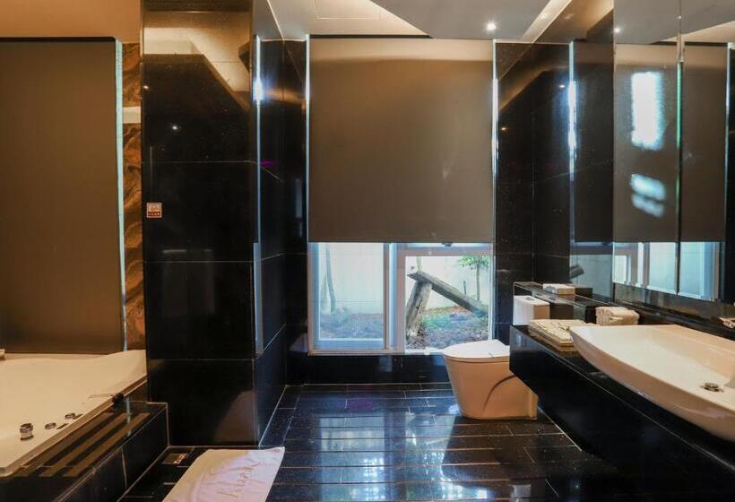 سوییت, Allur Boutique Motelyilan Branch