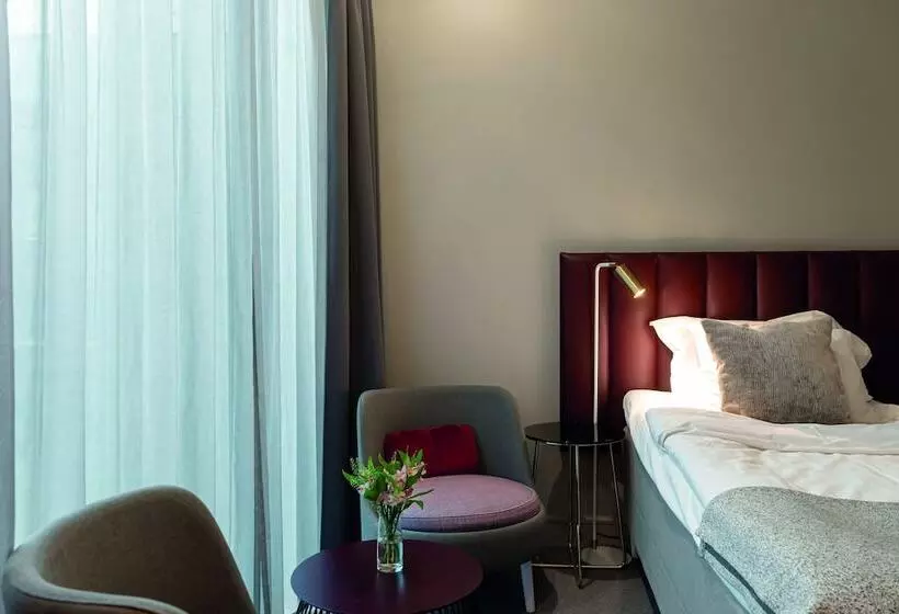 اتاق لوکس, Elite Hotel Academia