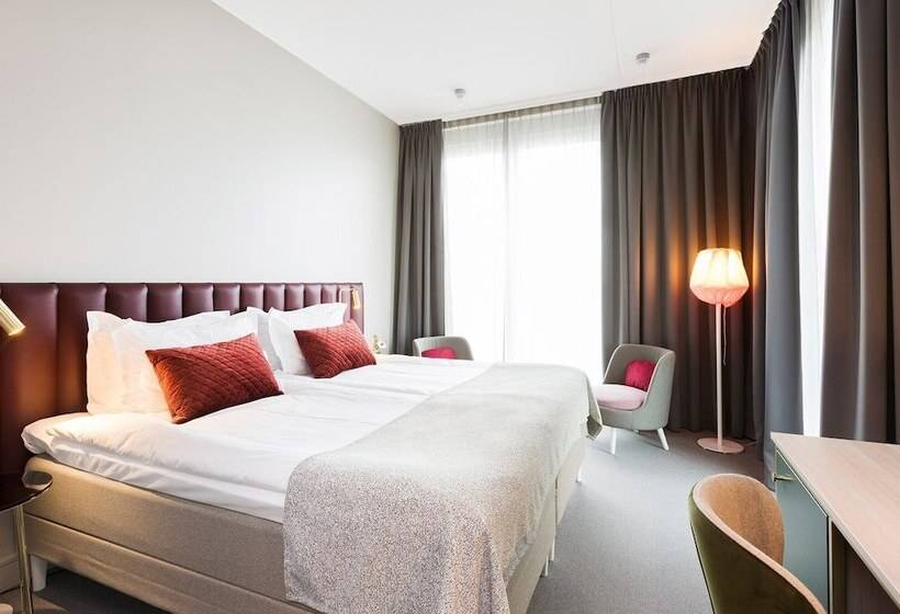 اتاق لوکس, Elite Hotel Academia