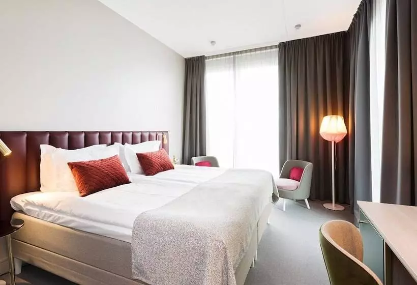 اتاق لوکس, Elite Hotel Academia