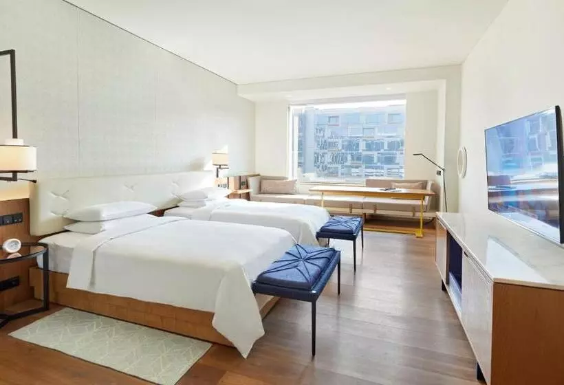 キングサイズベッドのスタンダードルーム, Andaz Delhi, By Hyatt