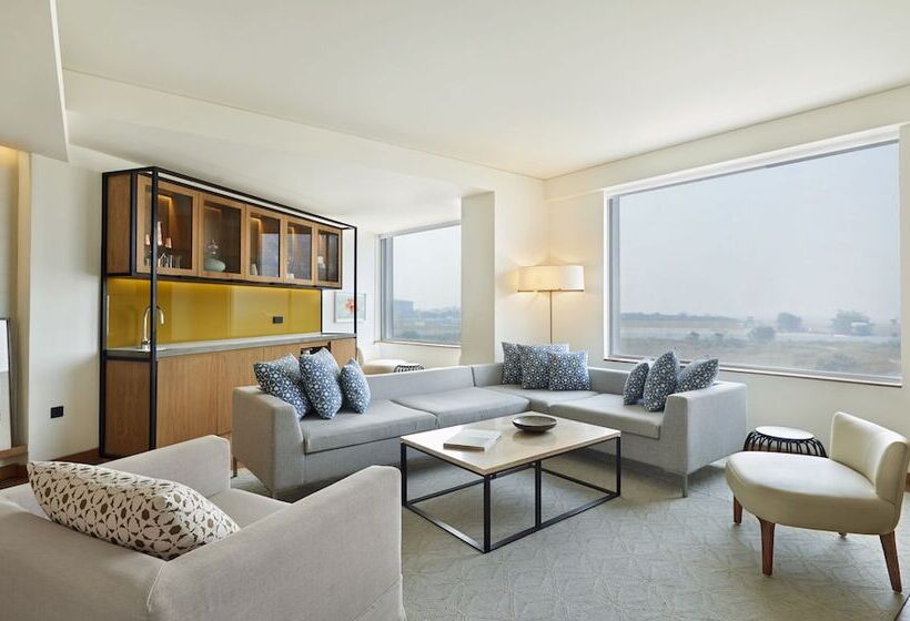 Люкс с Видом, Andaz Delhi, By Hyatt