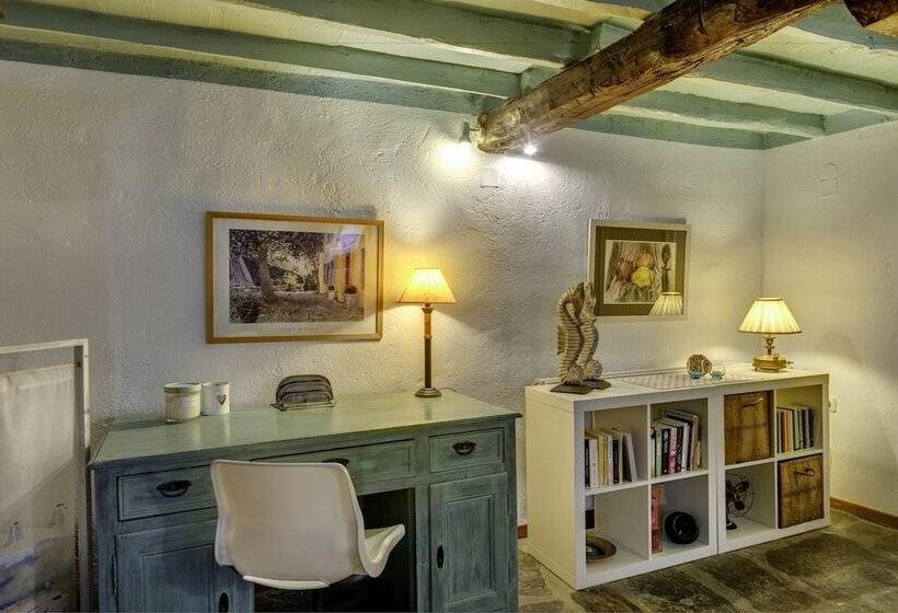 آپارتمان 2 خوابه, Arhontiko Ermoupolis