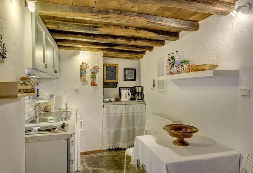 آپارتمان 2 خوابه, Arhontiko Ermoupolis