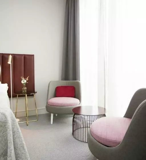 اتاق لوکس, Elite Hotel Academia