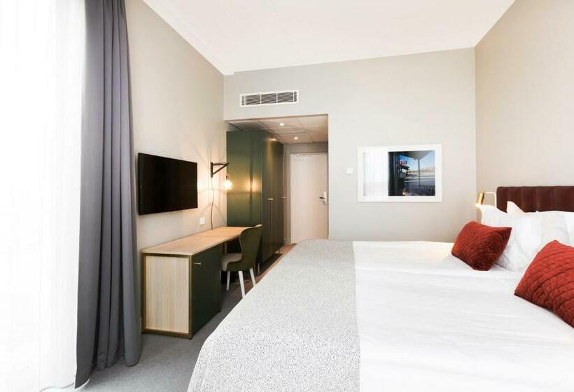 اتاق لوکس, Elite Hotel Academia