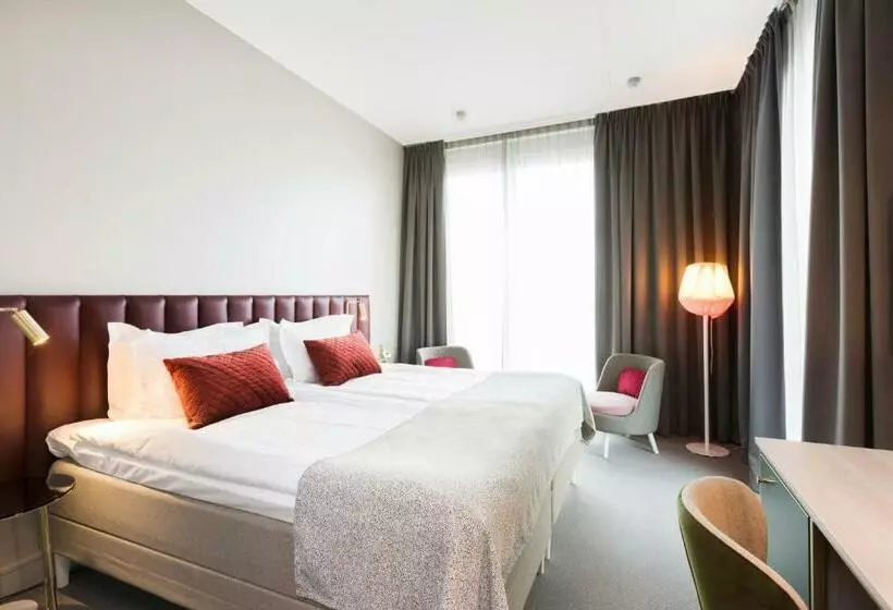 اتاق لوکس, Elite Hotel Academia