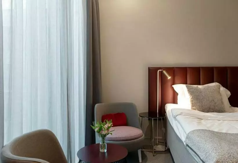 اتاق لوکس, Elite Hotel Academia
