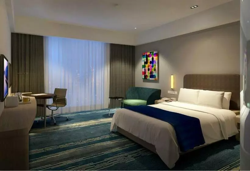 キングサイズベッドのスタンダードルーム, Holiday Inn Express Panjin Downtown, An Ihg