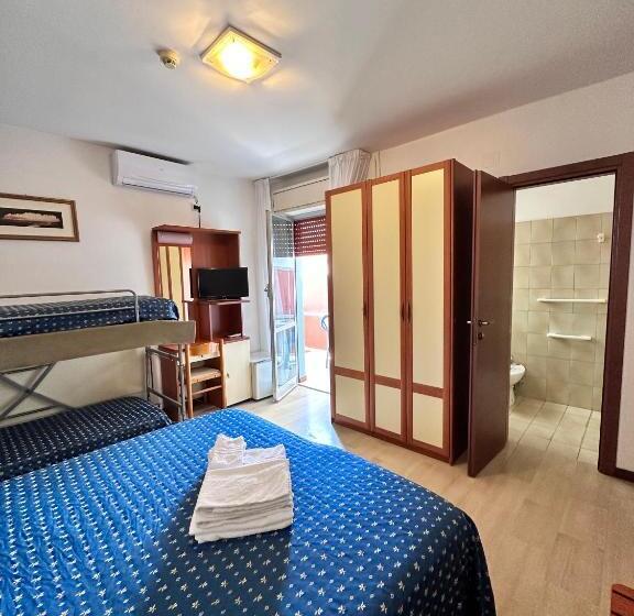 四人标准间, Holiday