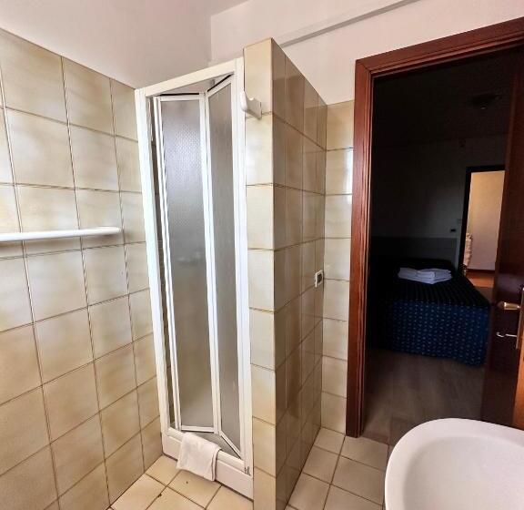 高级家庭房间, Holiday