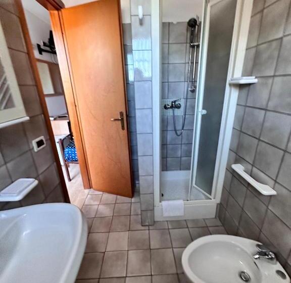 高级家庭房间, Holiday