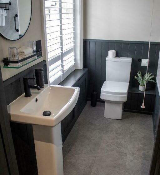 Номер Стандарт, J.d.young