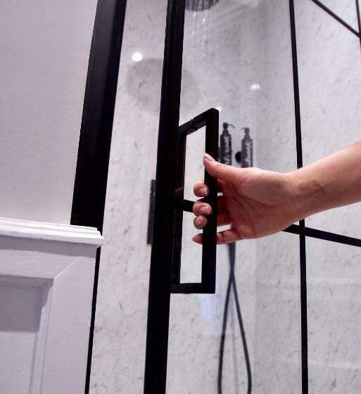 Номер Премиум, J.d.young