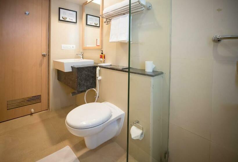 Camera Business, Red Fox By Lemon Tree Hotels, Tiruchirappalli Trichy