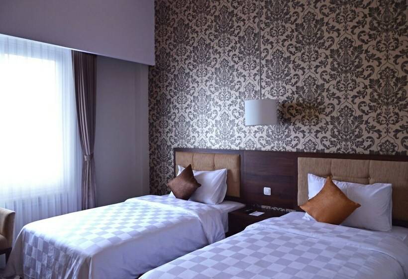 Delüks Oda, Safira Magelang