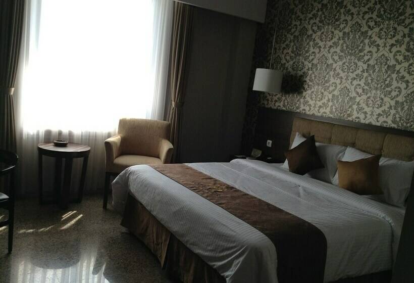 Delüks Oda, Safira Magelang