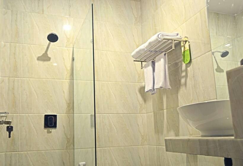 Delüks Oda, Safira Magelang