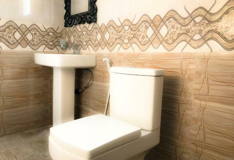 חדר משפחתי, Salubrious Resort