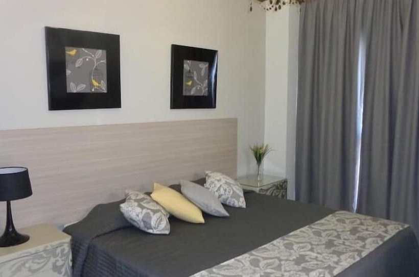 إستوديو قياسى, Irene's Apartments